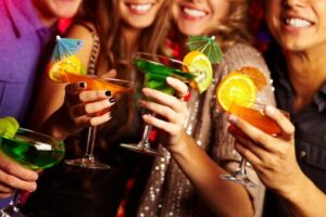Easy Alcohol Drinks for Bali Pool Parties